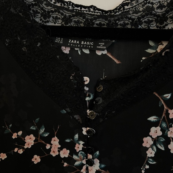Zara Short Sleeve Top (Black floral with lace detail) Size S - Picture 2 of 6